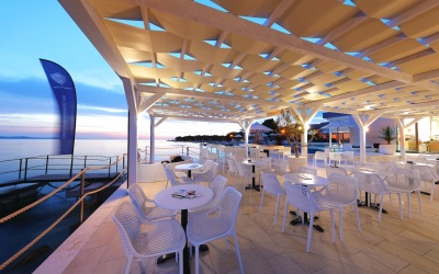 Restaurant  & Beach Bar
